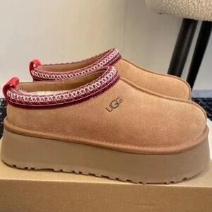 UGG Tazz Brown Platform Slip-Ons with Red Trim Slippers Chestnut Sandals